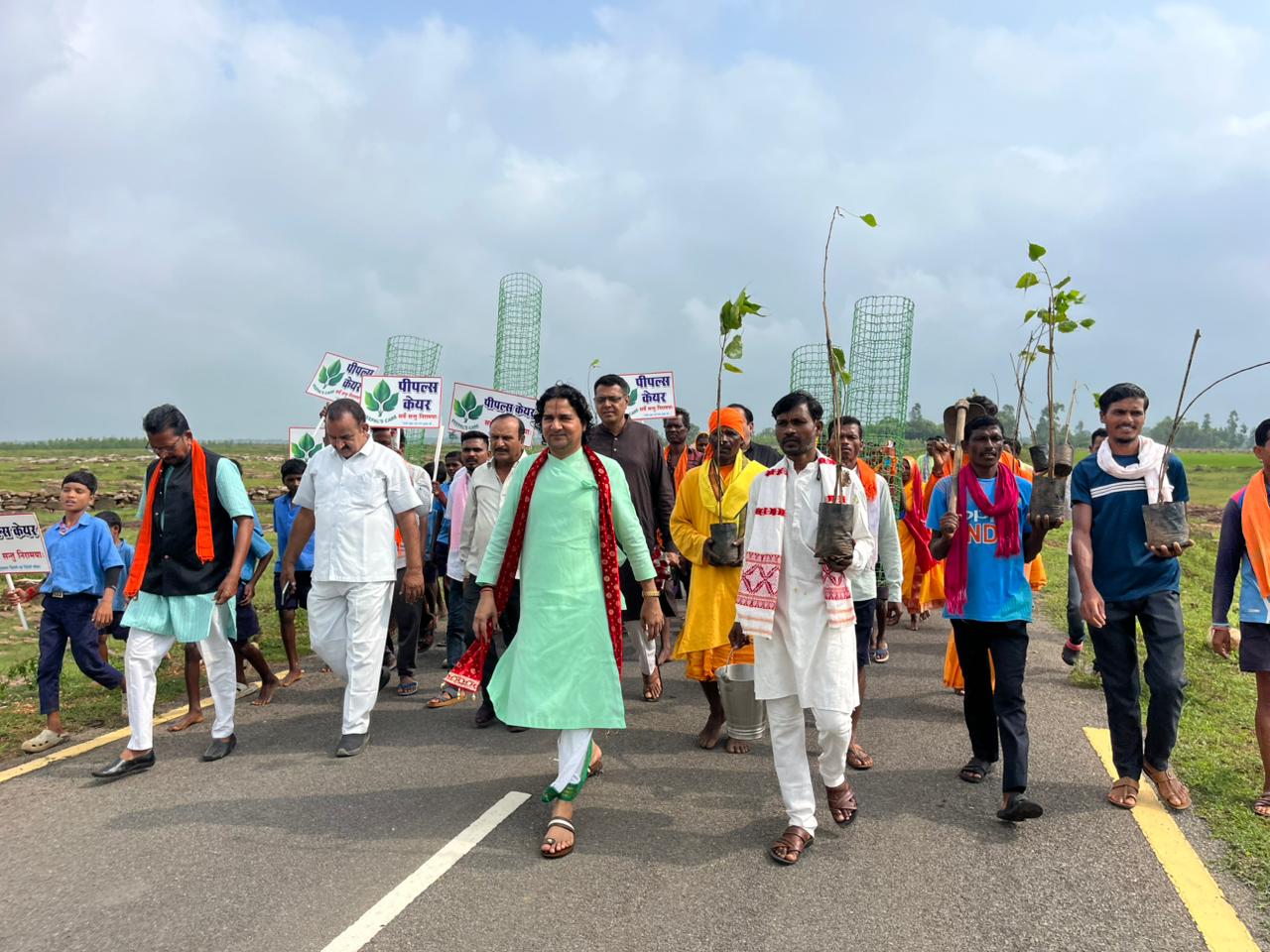 Volunteers Preparing for the Event